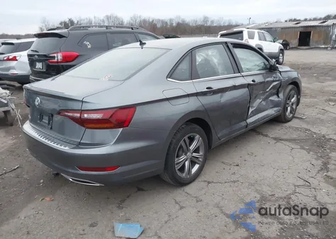 2019 Volkswagen Jetta 1.4T R-Line/1.4T S/1.4T Se z USA, uszkodzony, nr VIN 3VWCB7BUXKM243358